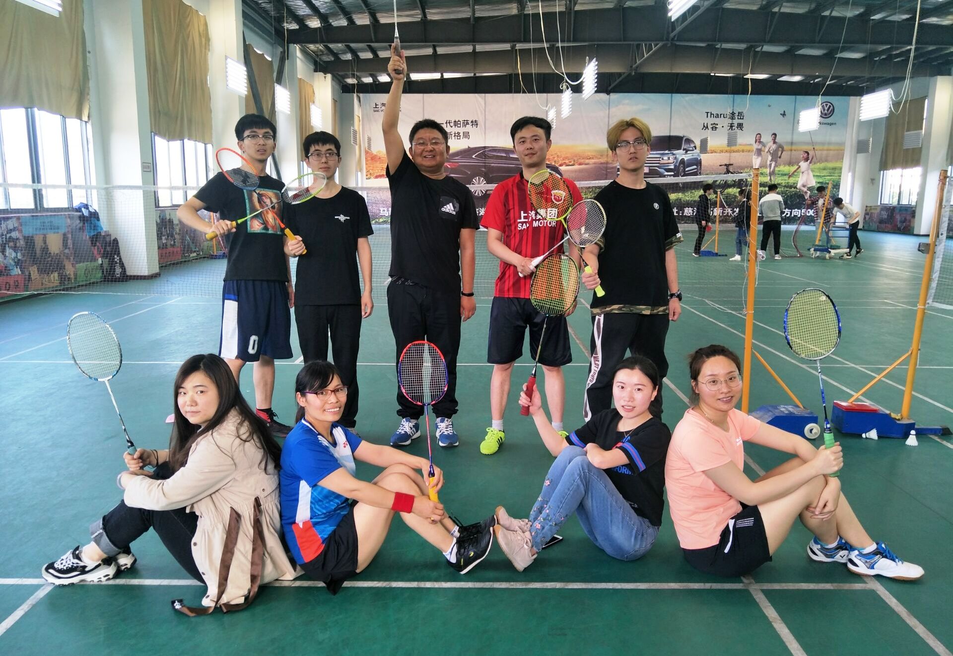 beat365官网成功举行2019教职工羽毛球赛