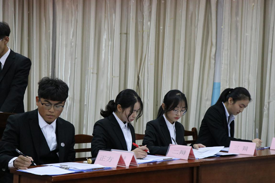 beat365正版唯一入口必一第一届“争鸣杯”辩论赛半决赛顺利举办