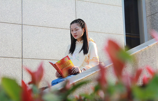 beat365官网学子荣获2019年“安徽省优秀大学生”称号