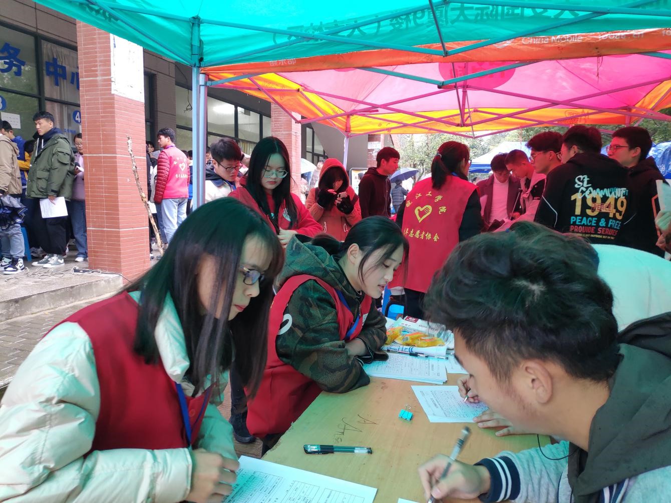 【青协】beat365正版唯一入口必一无偿献血活动圆满结束