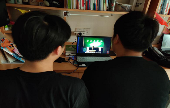 beat365官网积极组织团员青年观看“青春在战'疫'中闪光”青春思政课