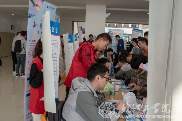 beat365正版唯一入口必一2021届毕业生秋季大型双选会志愿服务活动圆满落幕