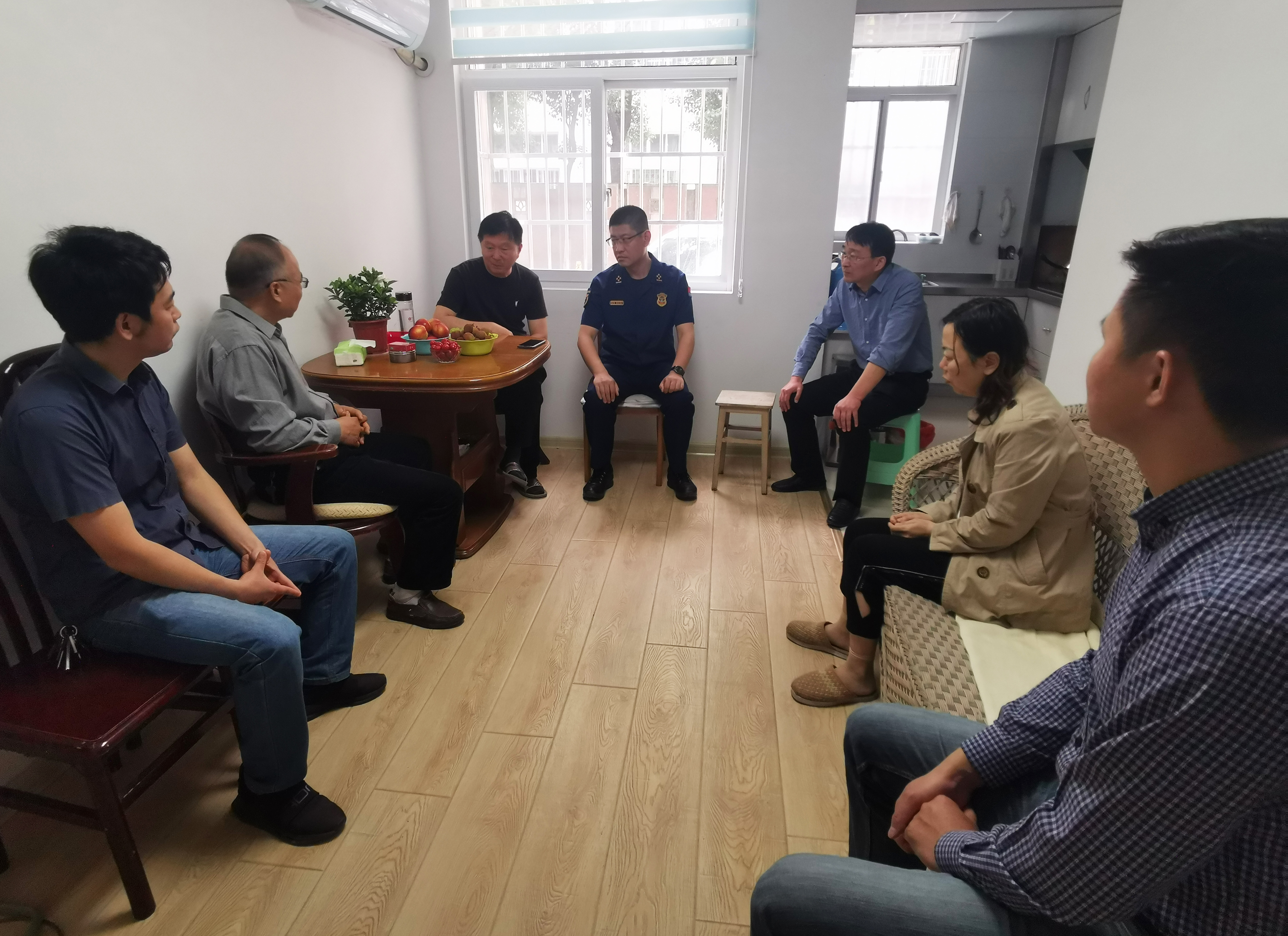 beat365官网走访慰问烈士父母