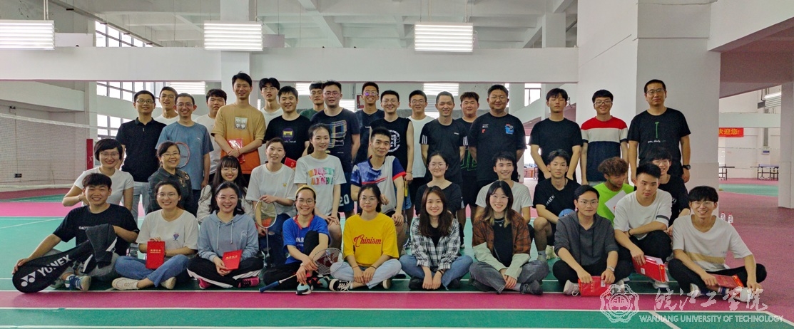 beat365官网2021年度教职工羽毛球赛成功举行