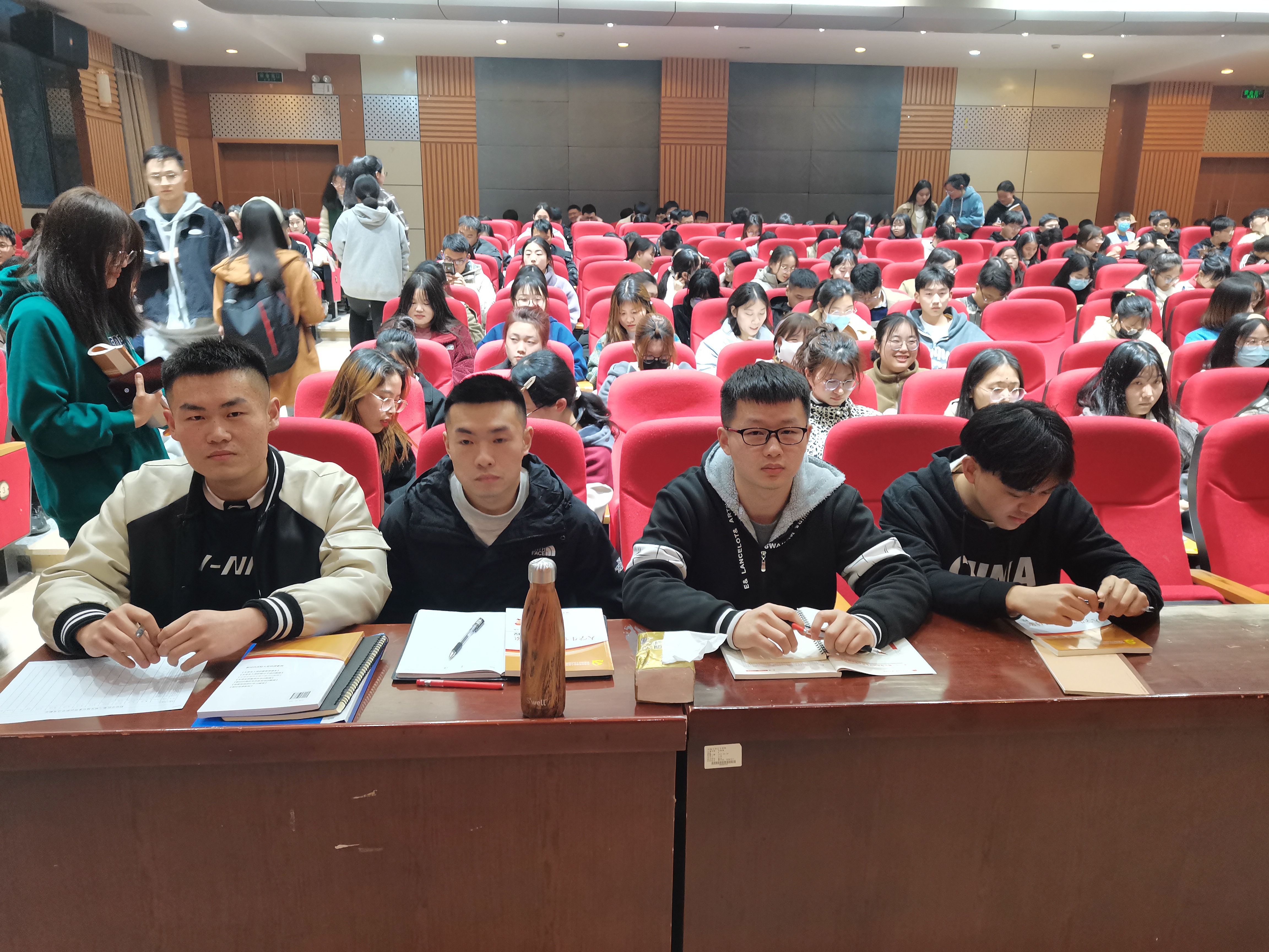 财经学院积极组织学员参加beat365官网第七期发展对象培训班