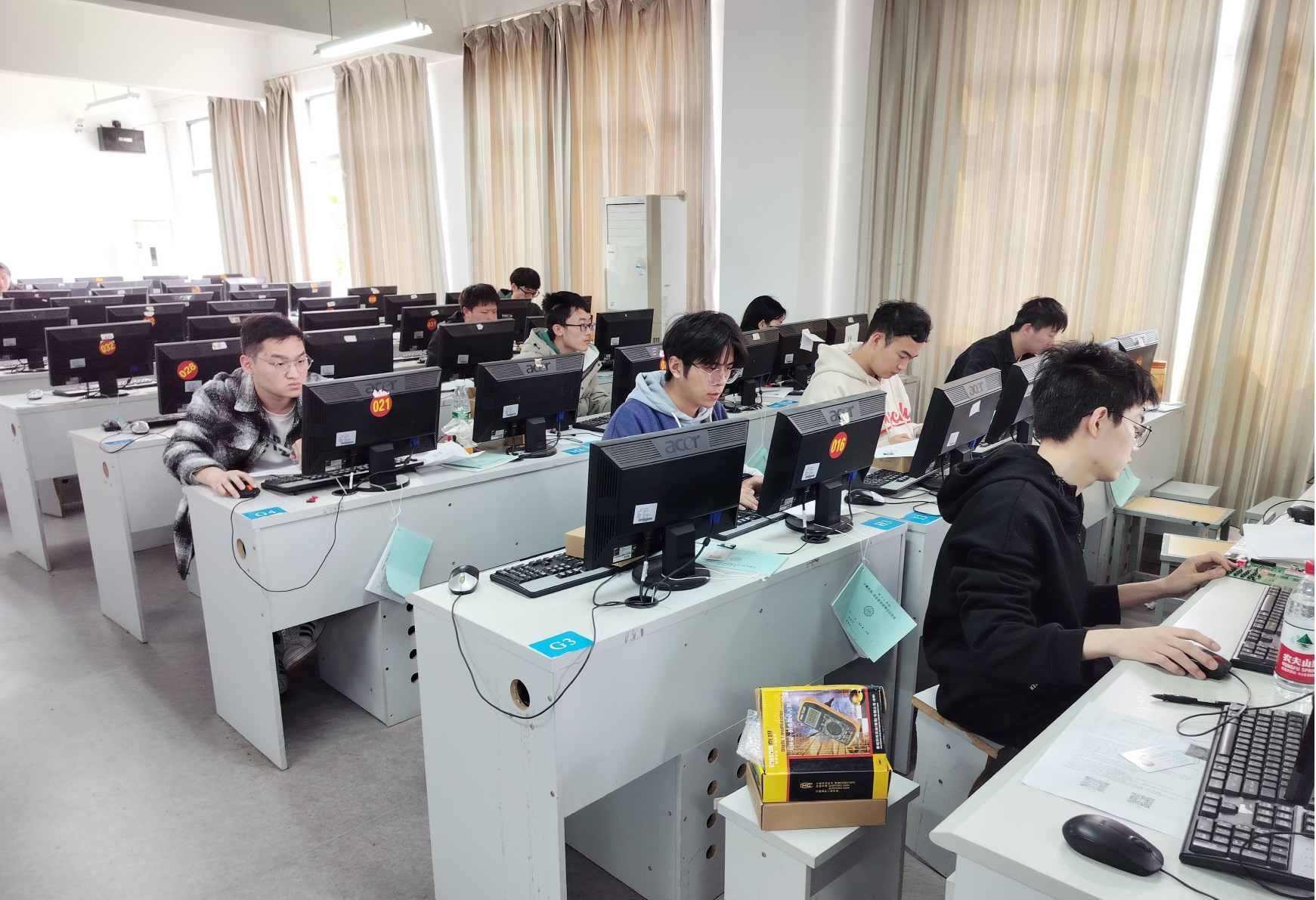 “青春无畏，逐梦扬威” ——第十四届蓝桥杯在马高校选手齐聚beat365正版唯一入口必一赛点开展比赛