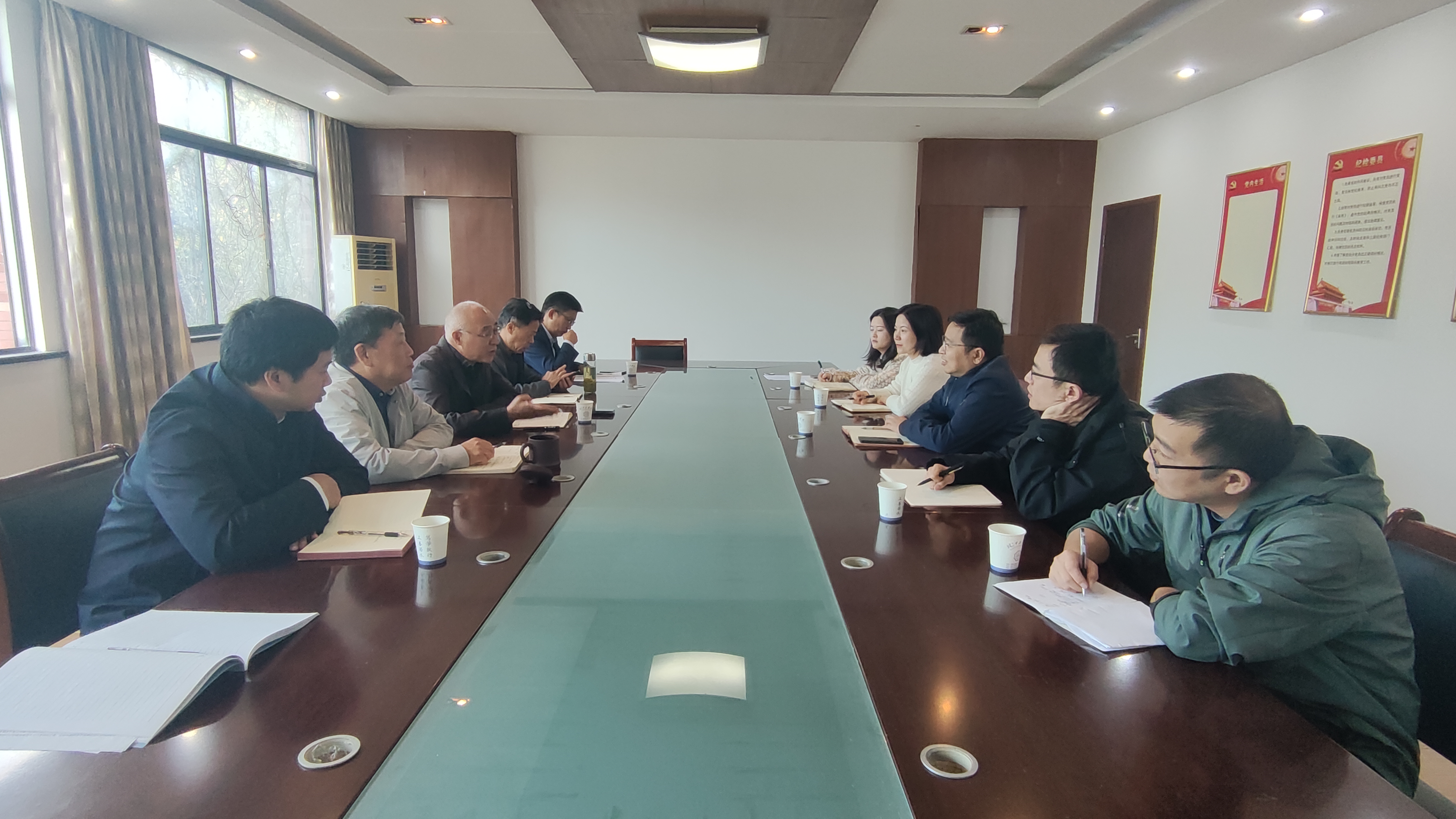 雨山区科技局局长汪杭、人社局局长王昌一行来beat365官网交流