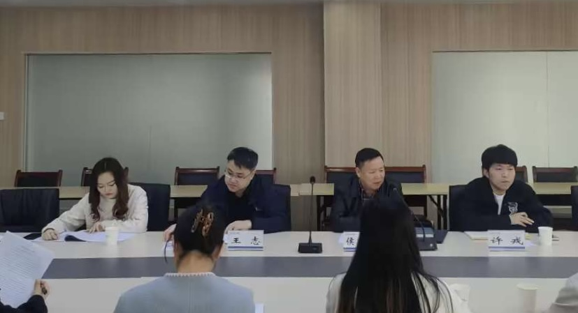 beat365官网召开大二辅导员调研会