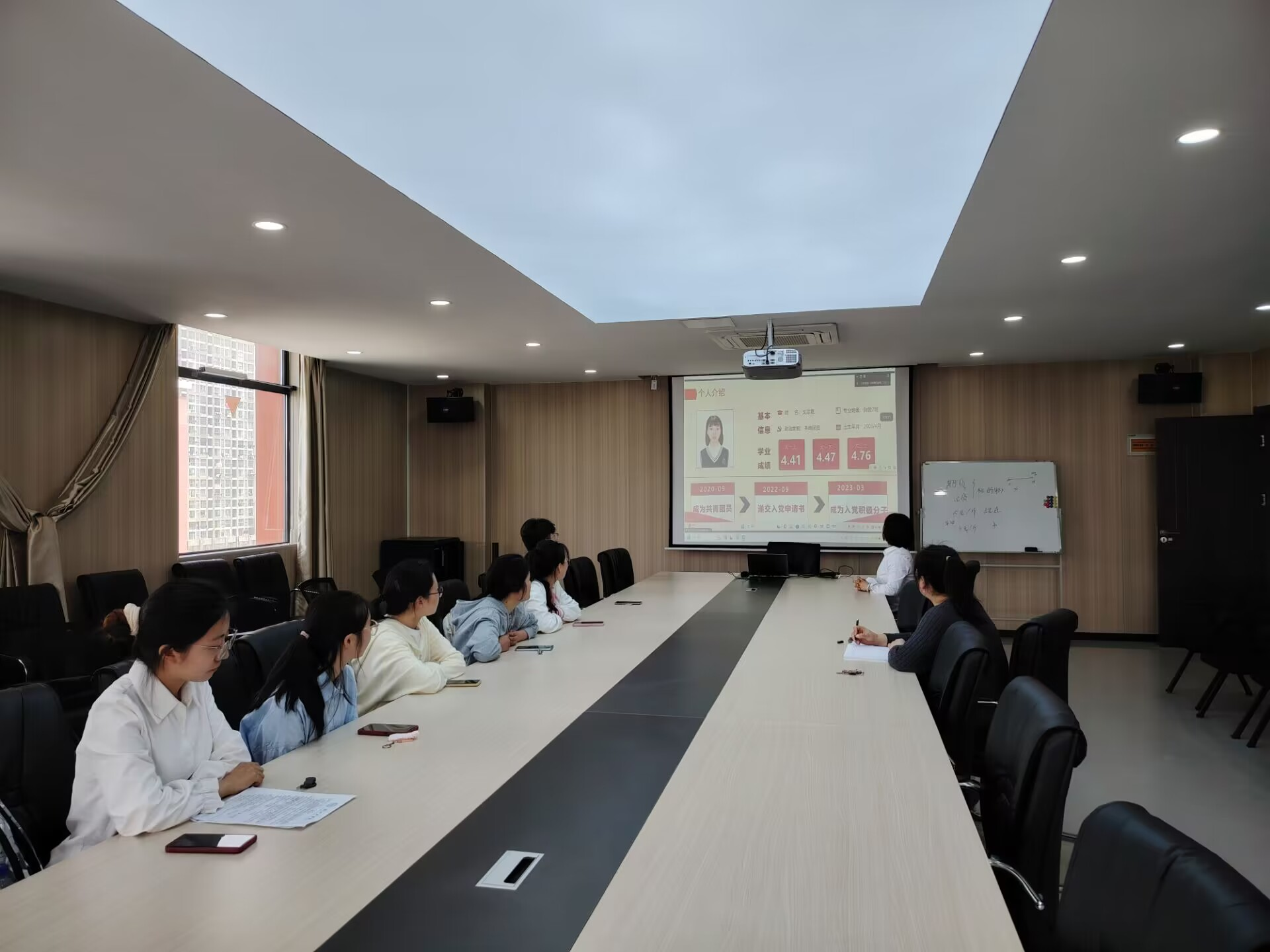 beat365正版唯一入口必一财经学院开展第十一期发展对象陈述答辩会