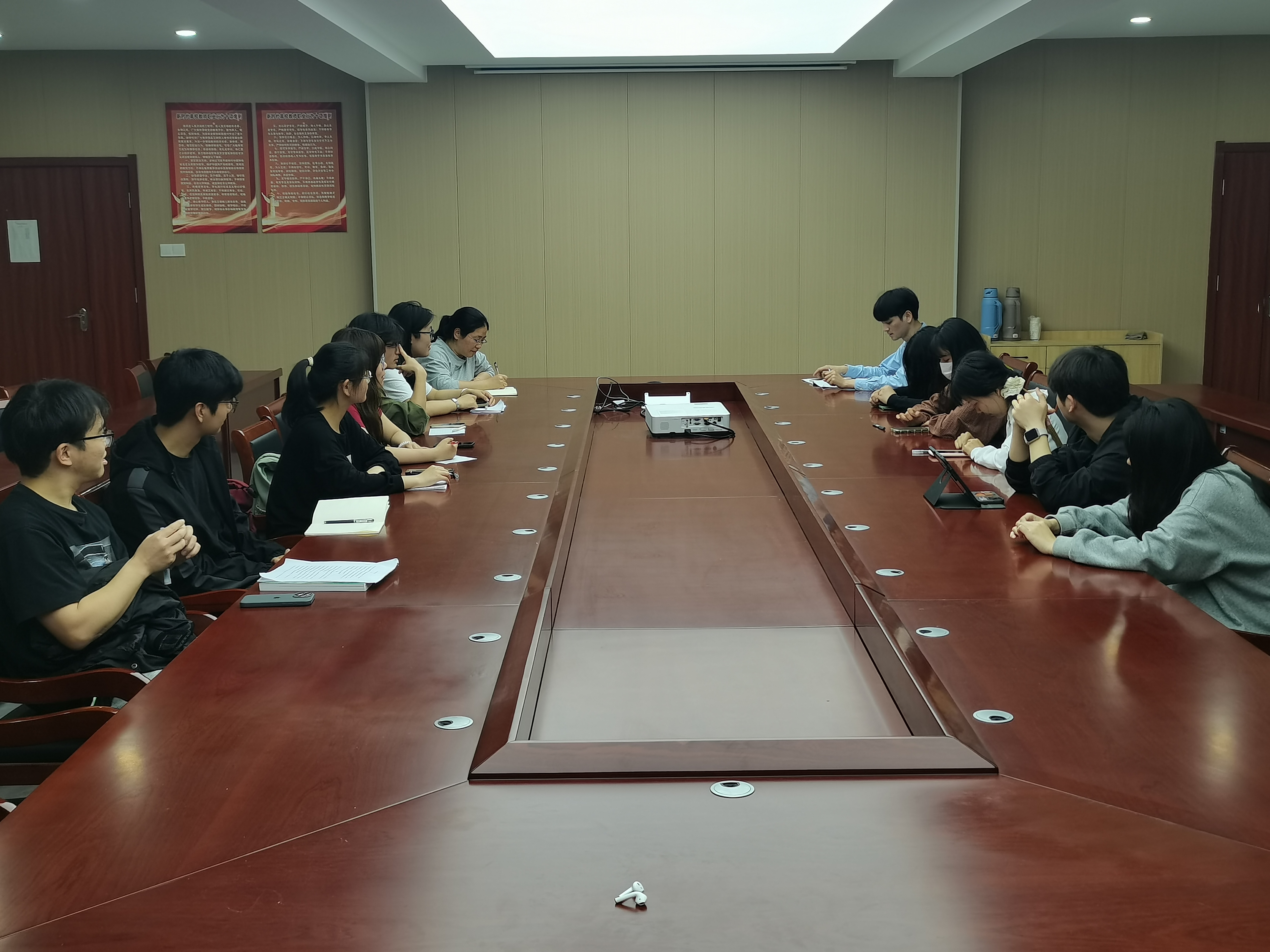 <strong>土木工程学院地质工程专业召开期中教学检查座谈会</strong>