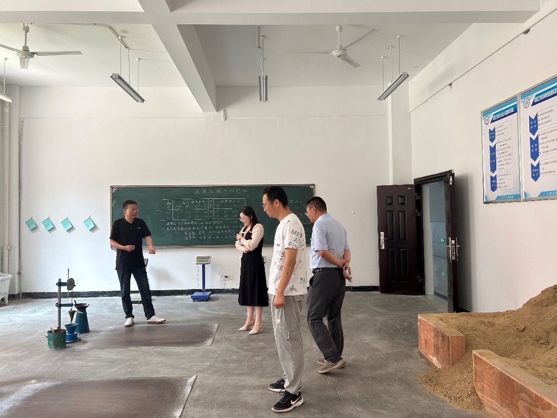 教务部开展实验室专项检查工作