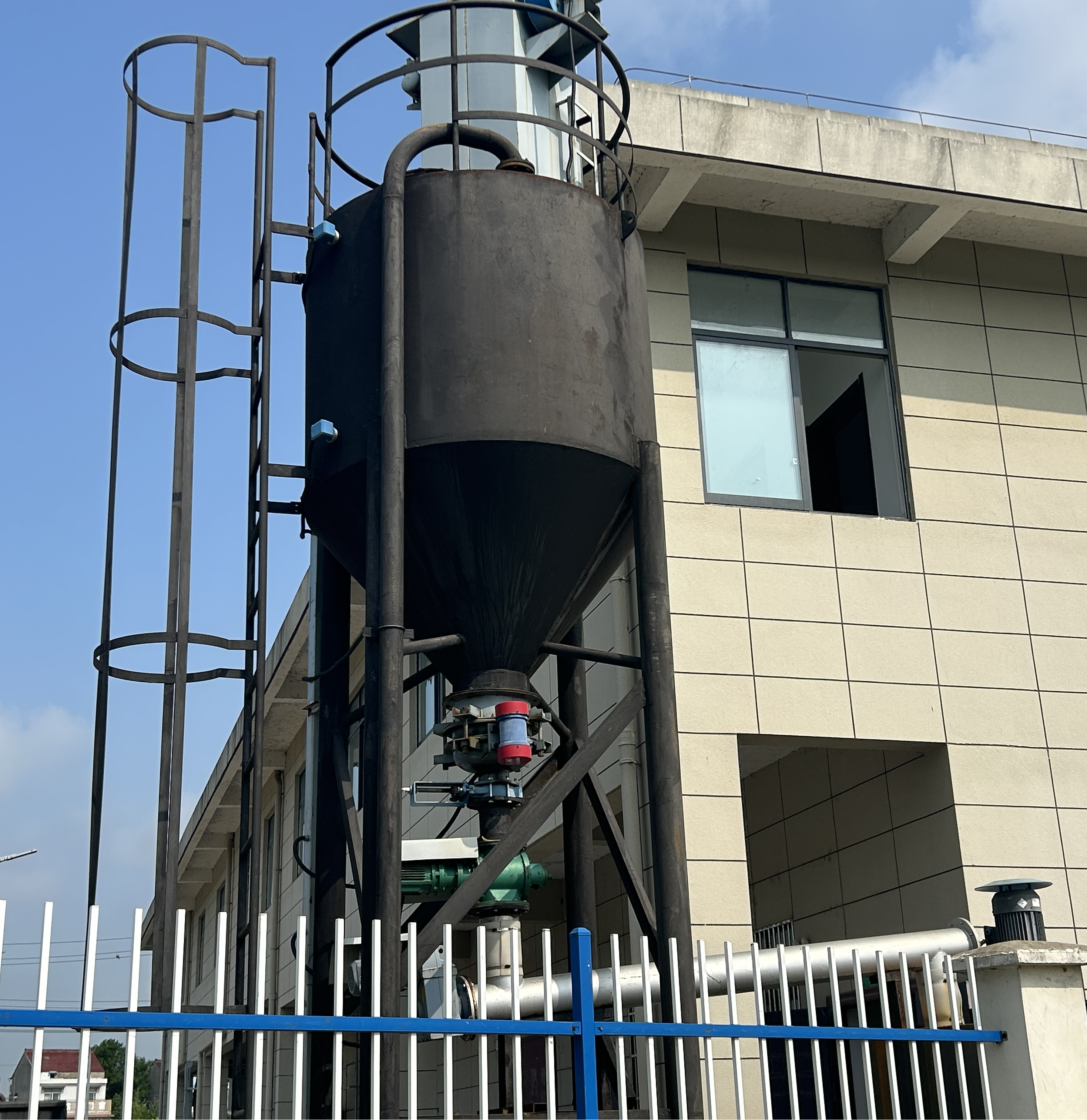 <strong>暑期“三下乡”社会实践（五十九）：青春在污水中绽放</strong>