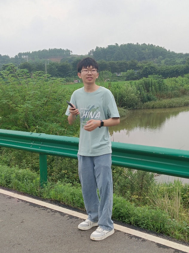 <strong>暑期“三下乡”社会实践（七十七）：百峰村迎来数字振兴的青春力量</strong>