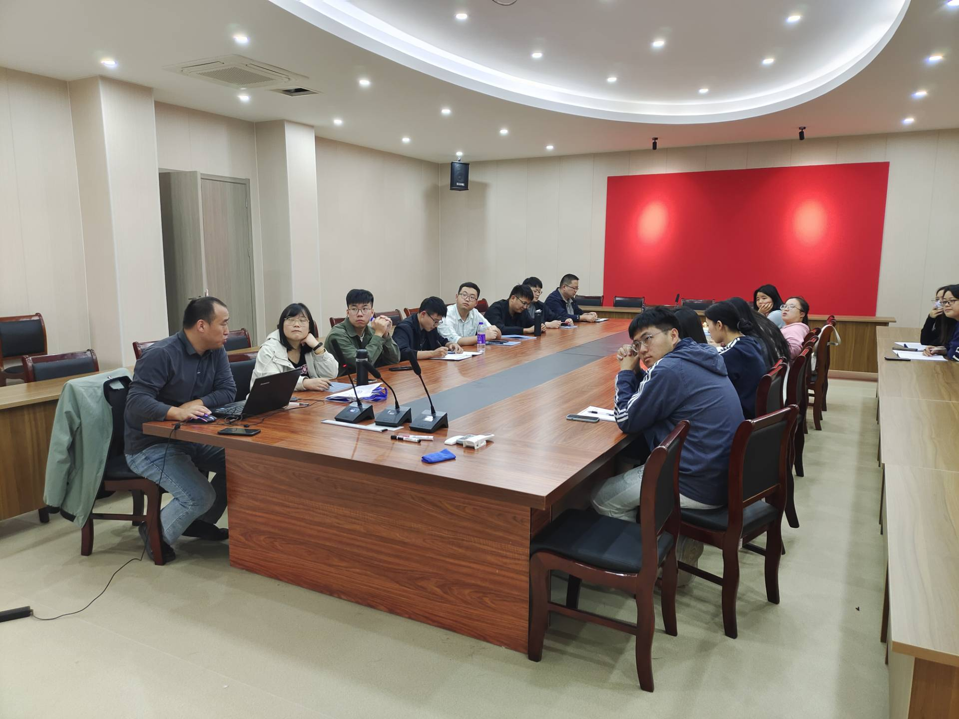 聚焦专业发展 共话培养新篇--计算机专业教研室召开2025版专业培养方案修订研讨会