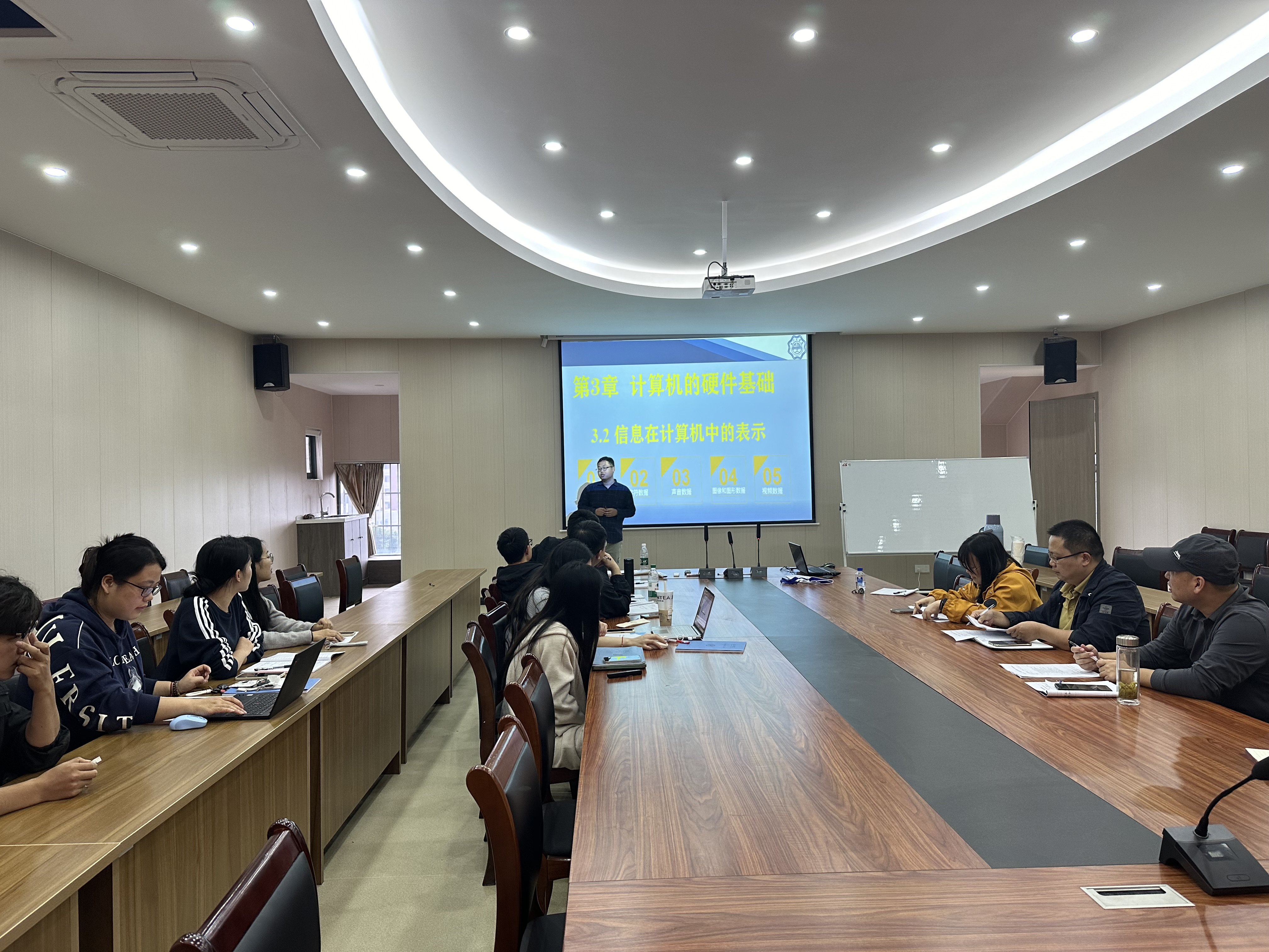 磨砺教学技艺，共启专业发展--计算机专业教研室开展教师教学能力再提升活动