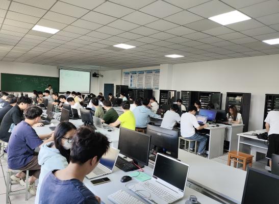 beat365官网2025届毕业生第一批职业技能等级认定顺利开展