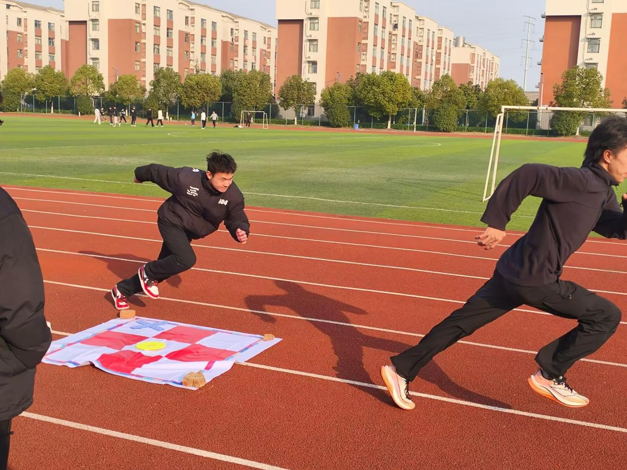 <strong>趣运盛事，活力飞扬——管理学院第一届“青春洋溢”趣味运动会圆满举办</strong>