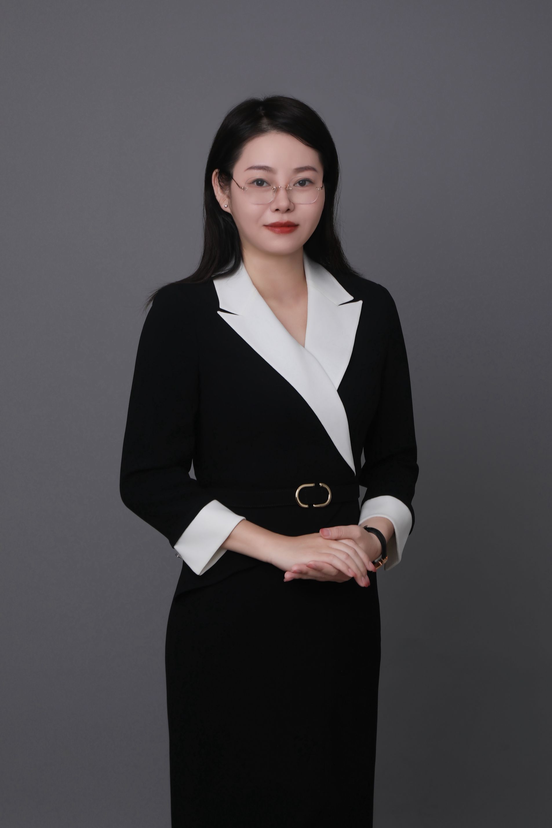 <strong>沈露</strong>