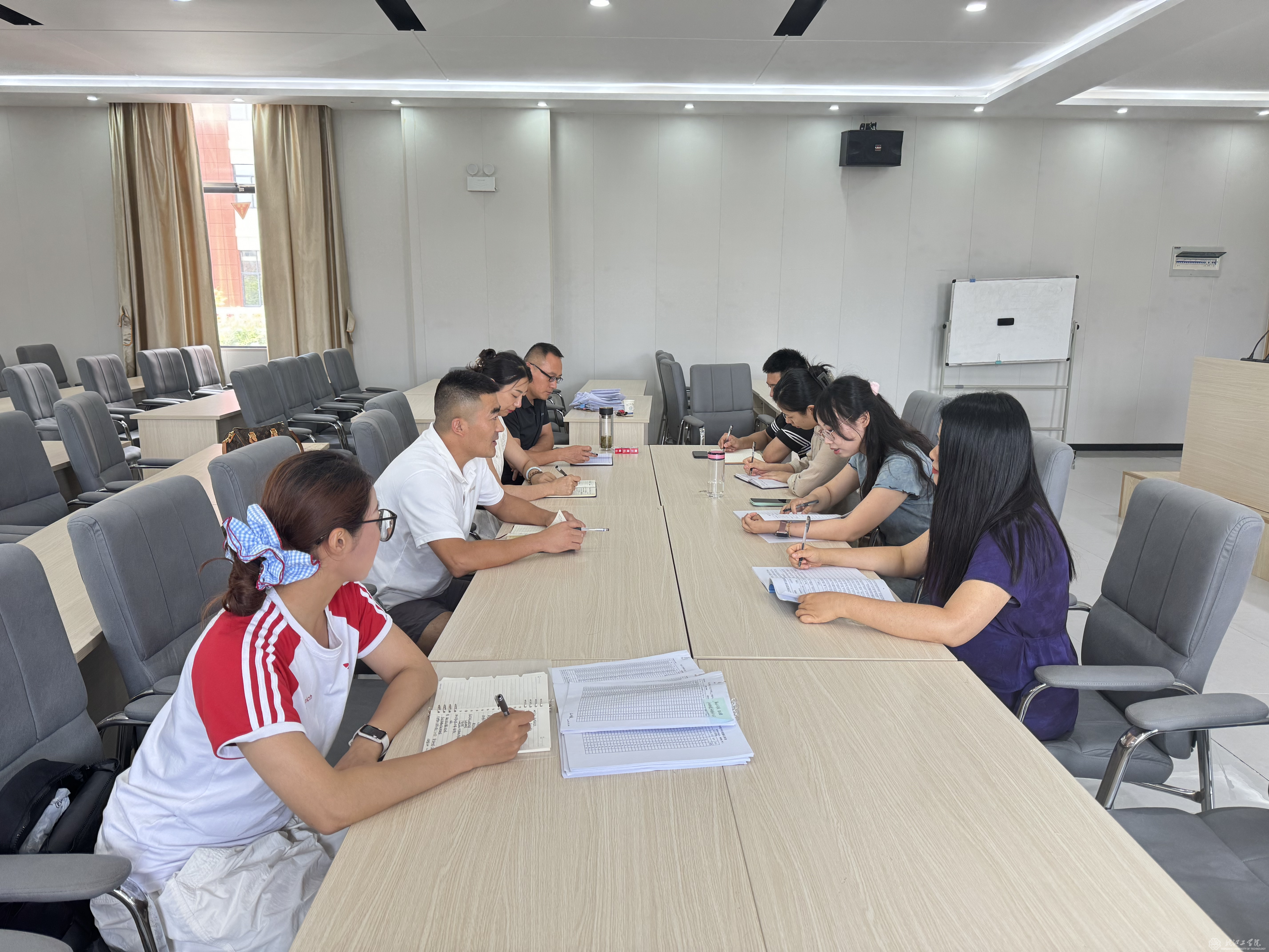 通识教育学院党总支教工三支部持续深入开展学习教育