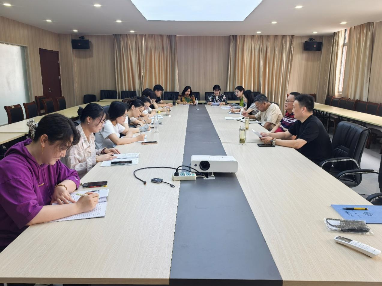 <strong>管理学院成立管理思想史研究所并召开任务分工部署会</strong>