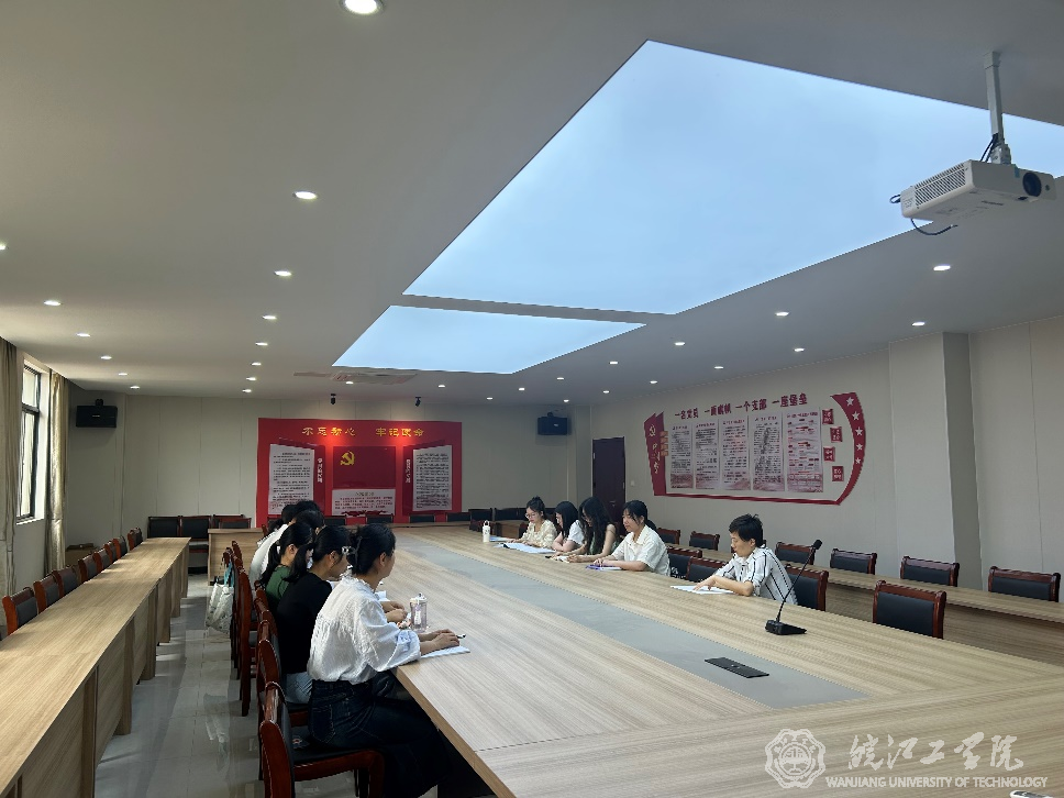 通识教育学院党总支教工一支部继续深入开展学习教育
