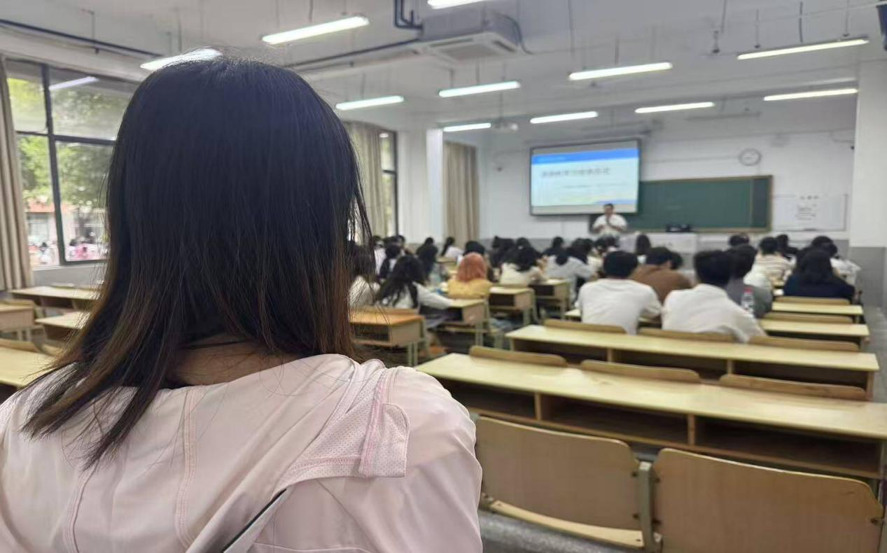 <strong>管理学院多措并举夯实学生管理根基 全力护航合格评估</strong>