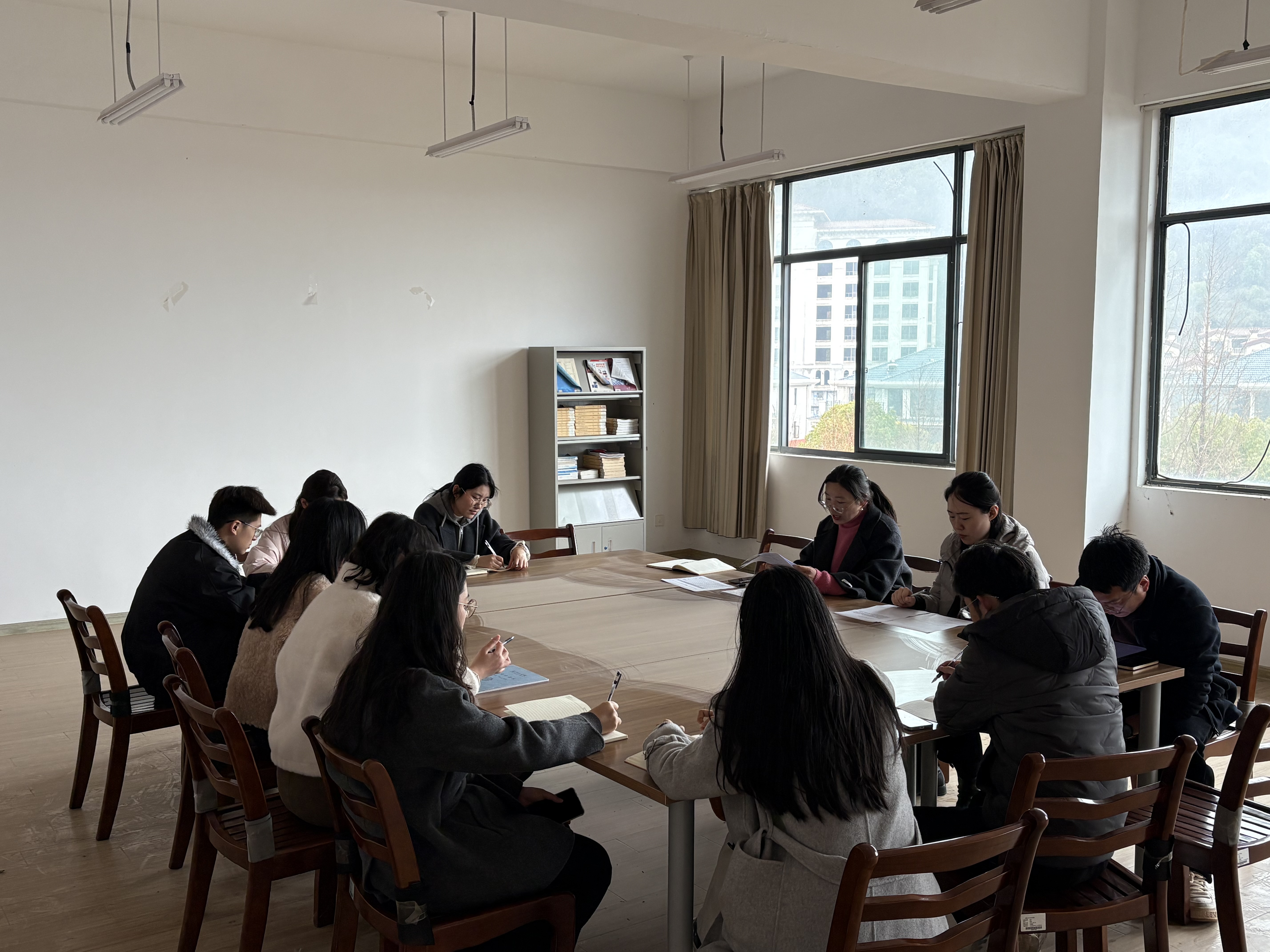 beat365正版唯一入口必一新能源学院教工一党支部召开2025年度组织生活会暨民主评议党员会议