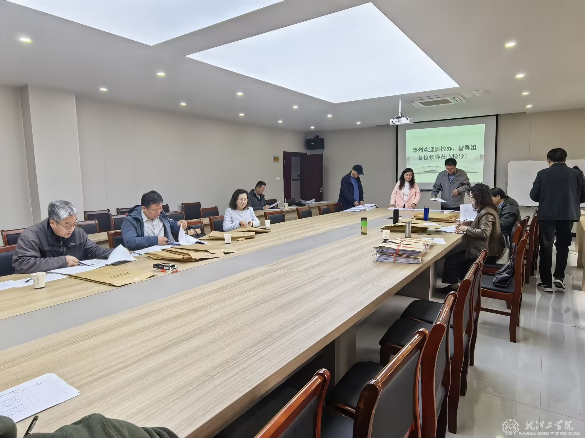 校评建办及院督导组赴通识教育学院检查教学档案